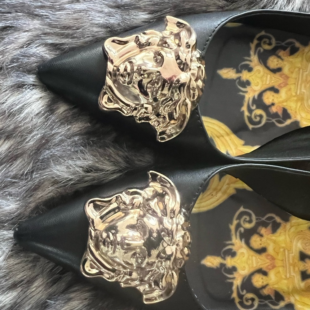 Versace - Picture 5 of 8